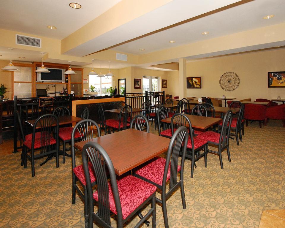 וואלה וואלה Comfort Inn & Suites מראה חיצוני תמונה