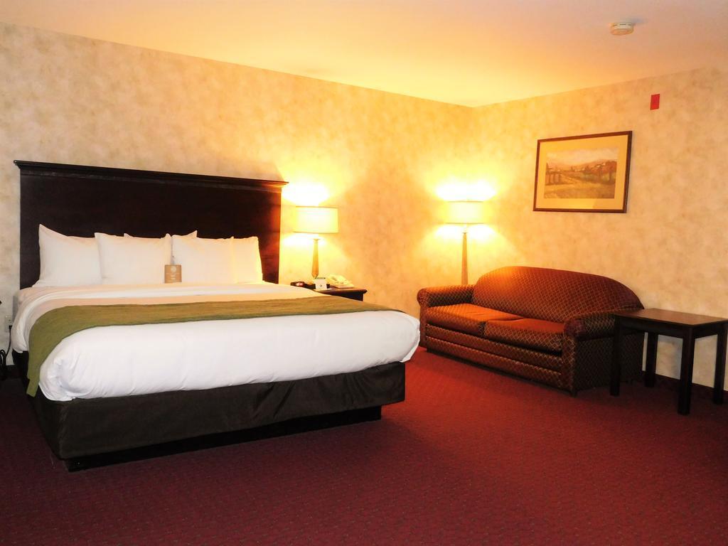 וואלה וואלה Comfort Inn & Suites מראה חיצוני תמונה