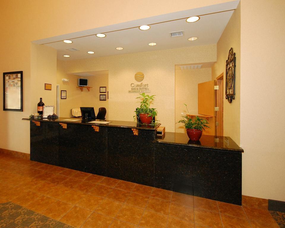 וואלה וואלה Comfort Inn & Suites מראה חיצוני תמונה
