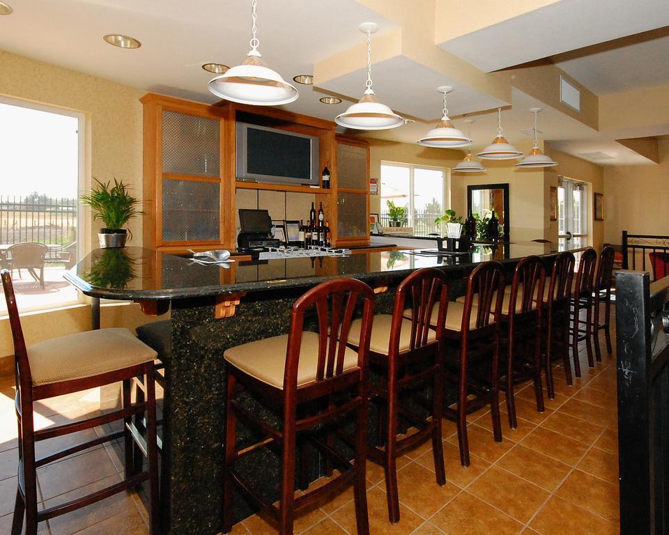 וואלה וואלה Comfort Inn & Suites מראה חיצוני תמונה