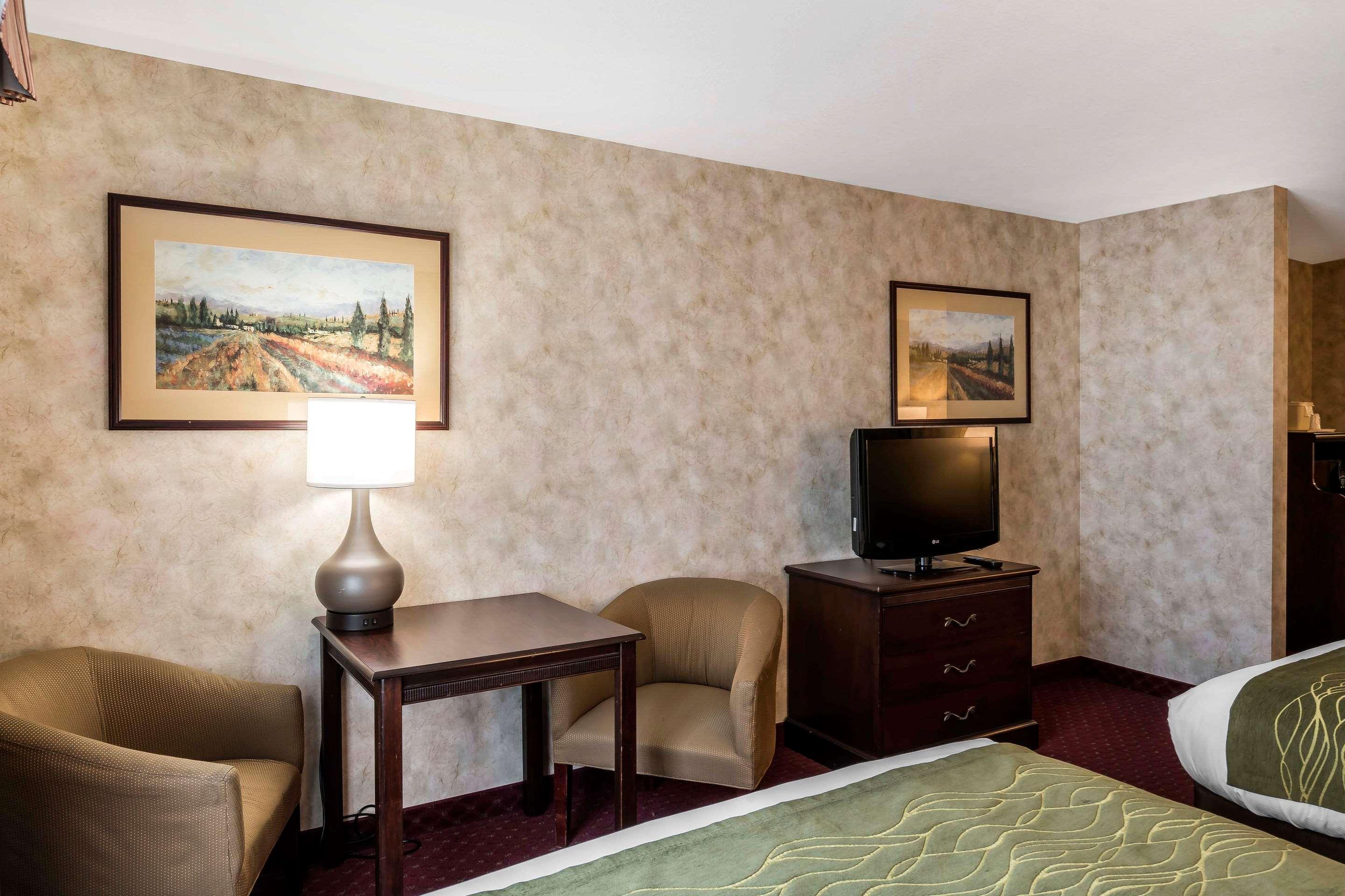 וואלה וואלה Comfort Inn & Suites מראה חיצוני תמונה