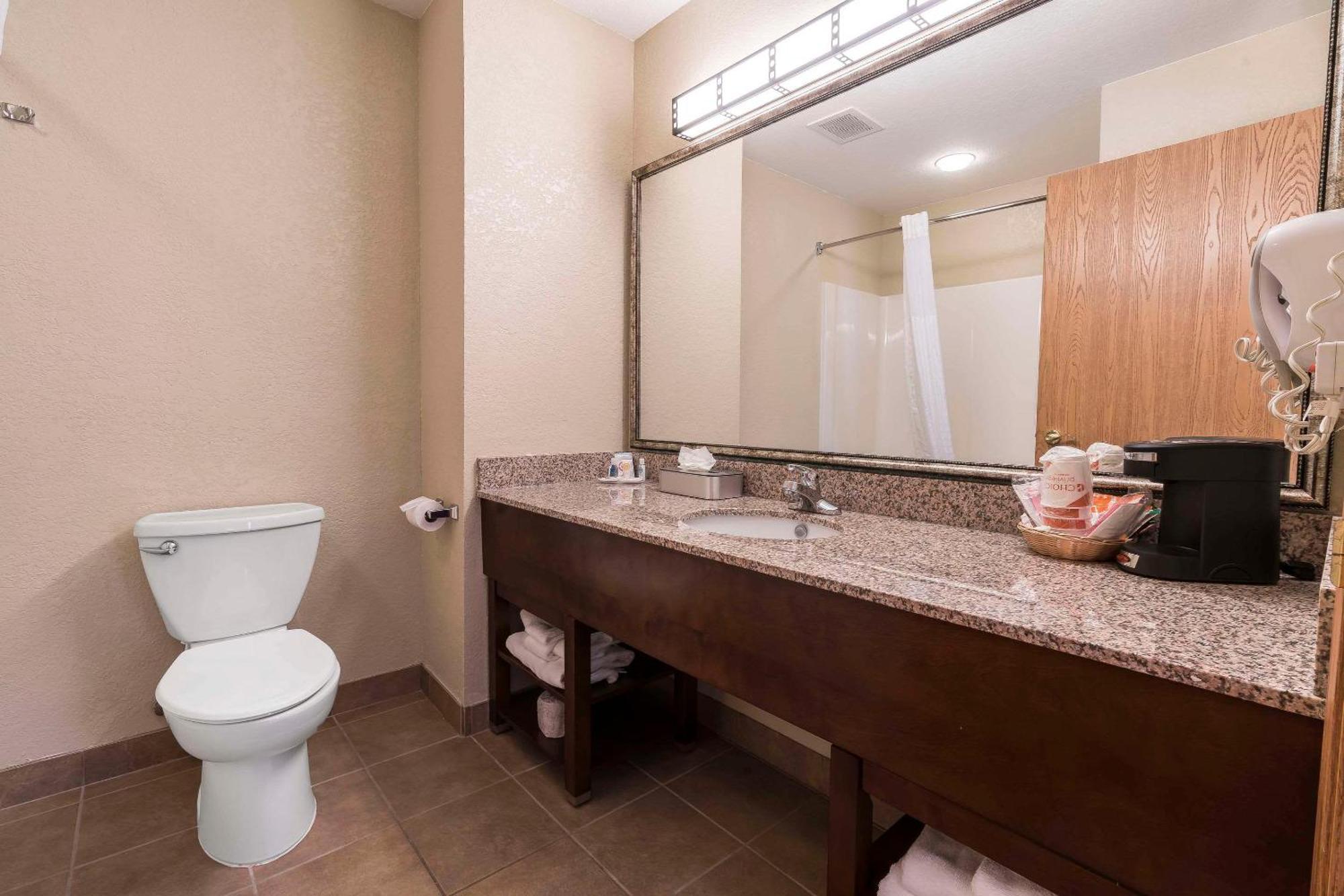 וואלה וואלה Comfort Inn & Suites מראה חיצוני תמונה