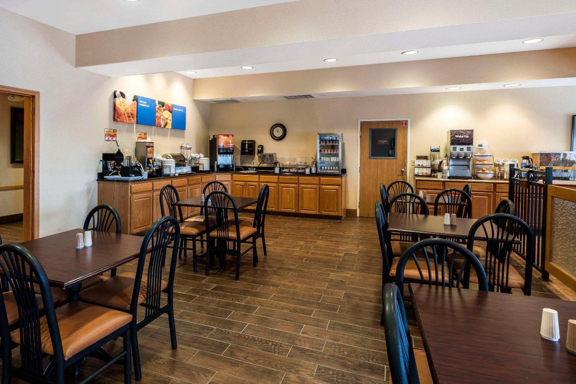 וואלה וואלה Comfort Inn & Suites מראה חיצוני תמונה