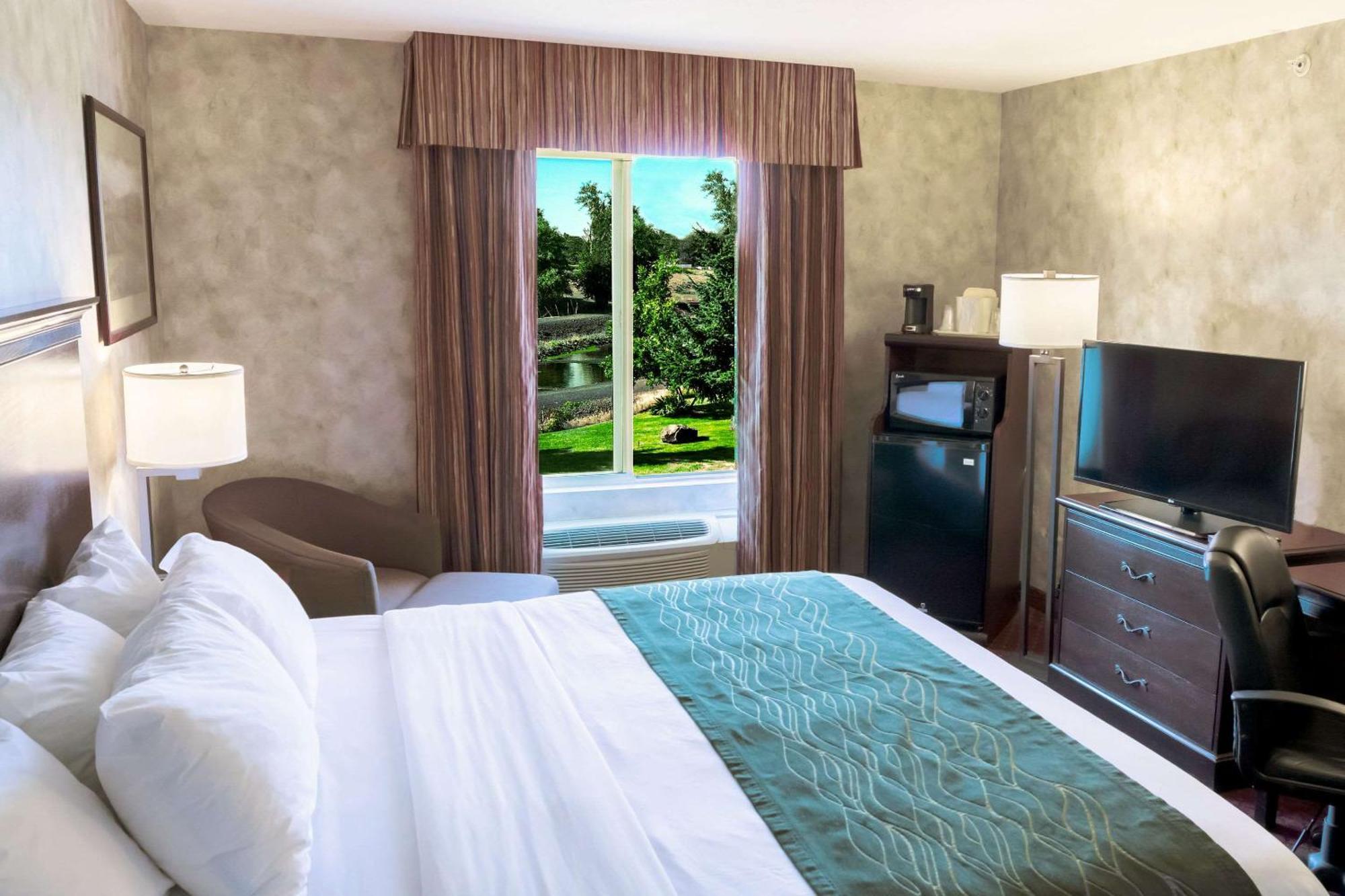 וואלה וואלה Comfort Inn & Suites מראה חיצוני תמונה