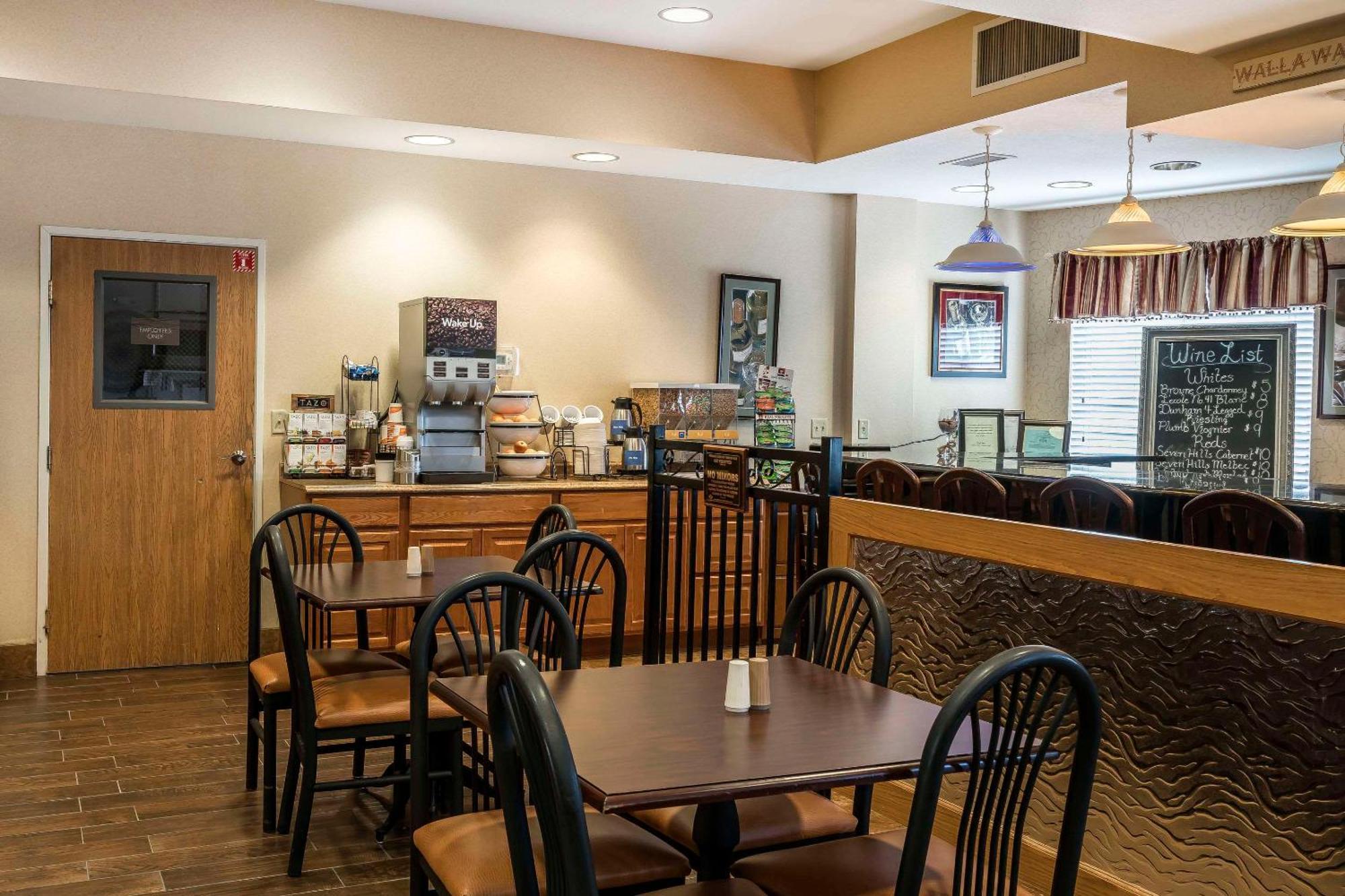 וואלה וואלה Comfort Inn & Suites מראה חיצוני תמונה