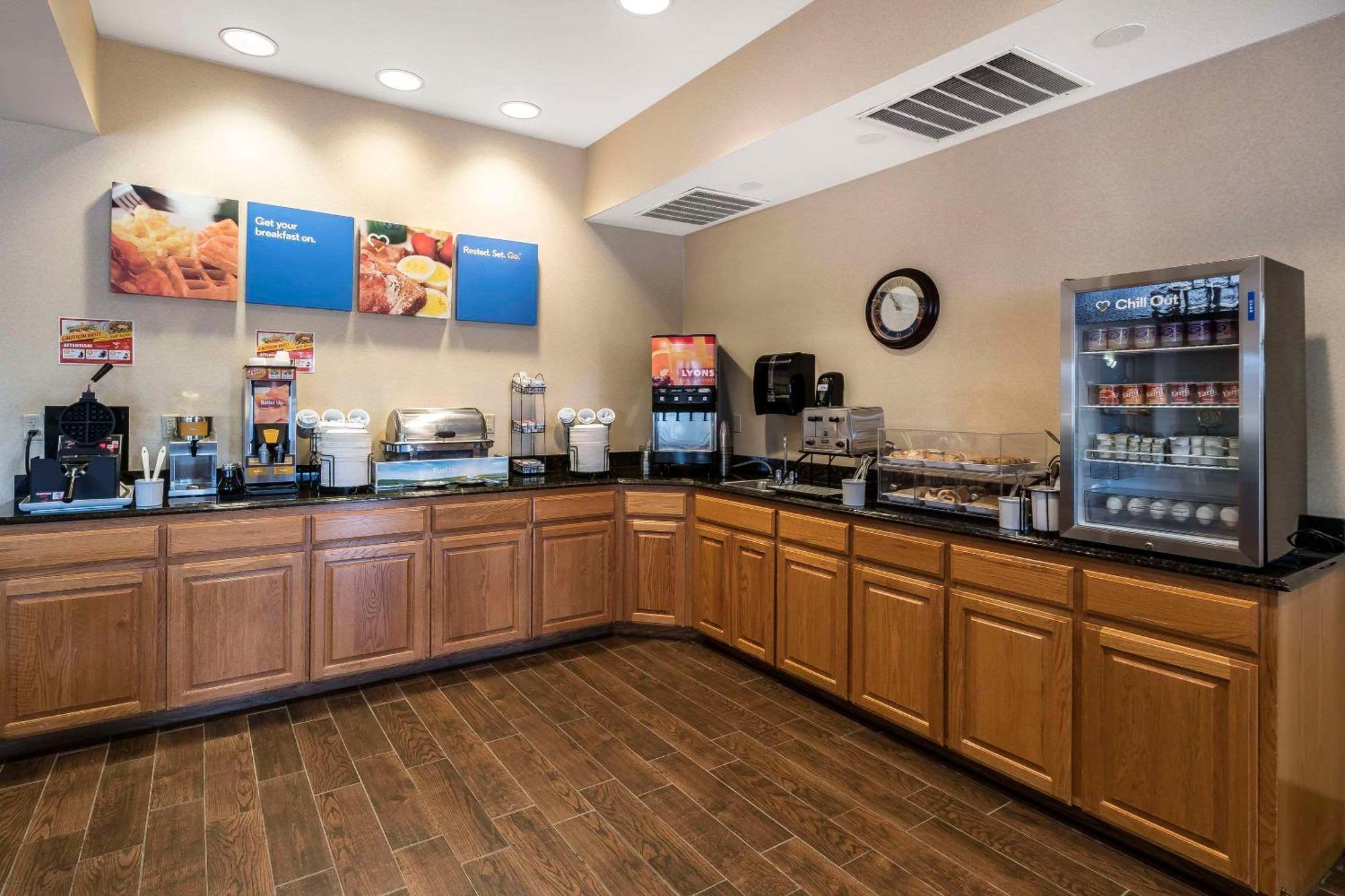 וואלה וואלה Comfort Inn & Suites מראה חיצוני תמונה