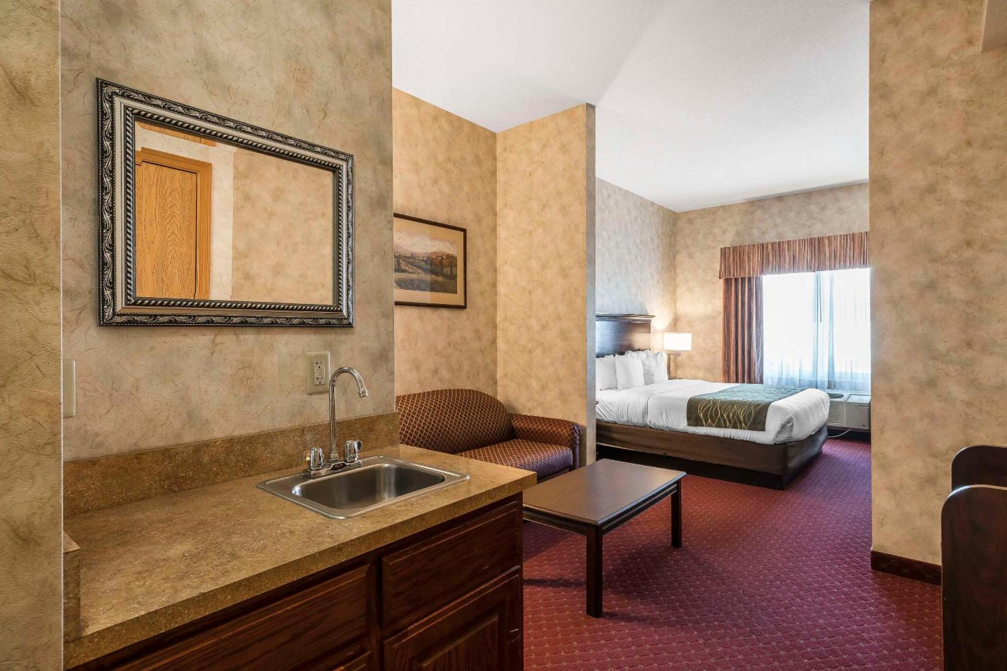 וואלה וואלה Comfort Inn & Suites מראה חיצוני תמונה