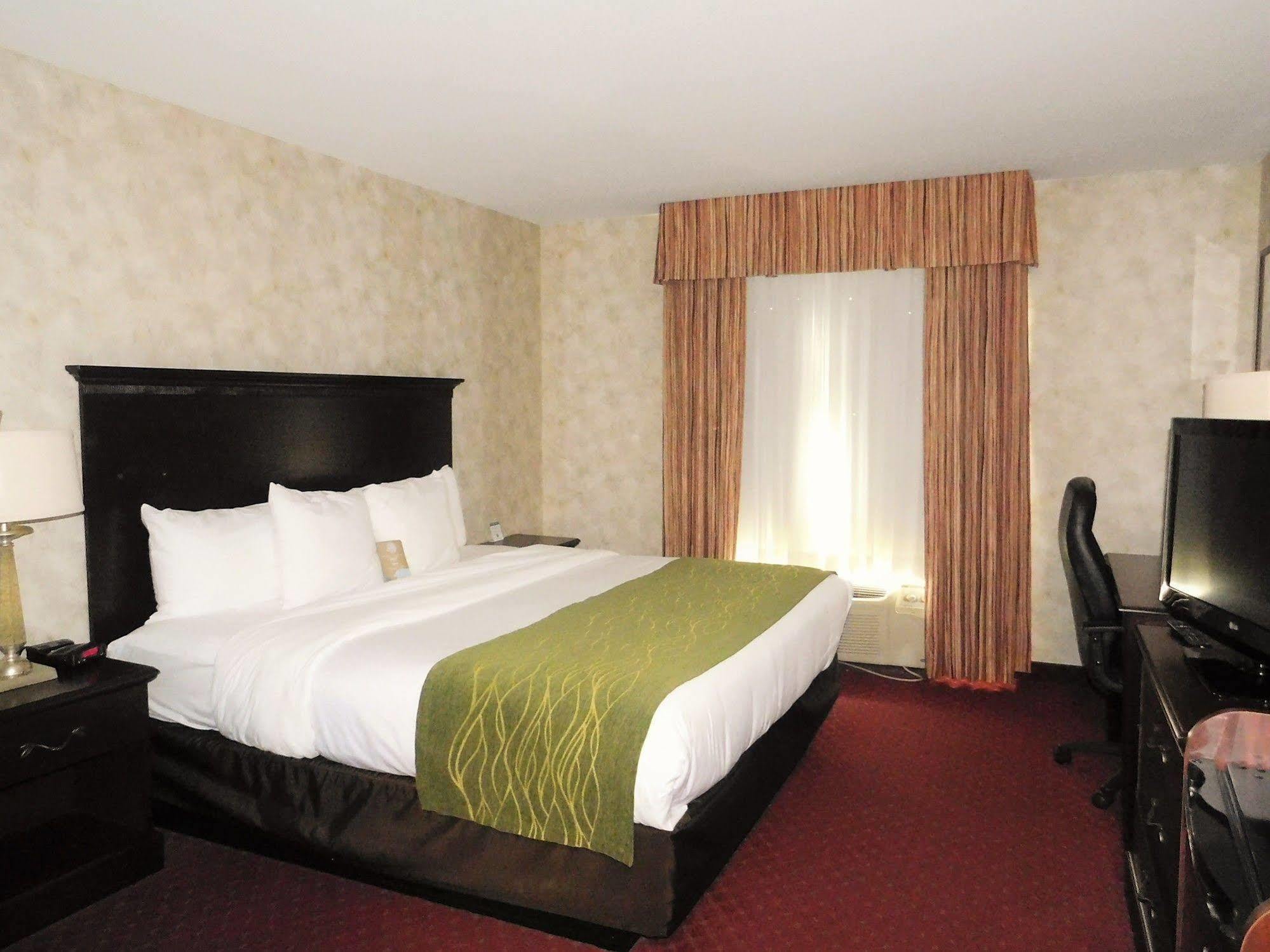וואלה וואלה Comfort Inn & Suites מראה חיצוני תמונה