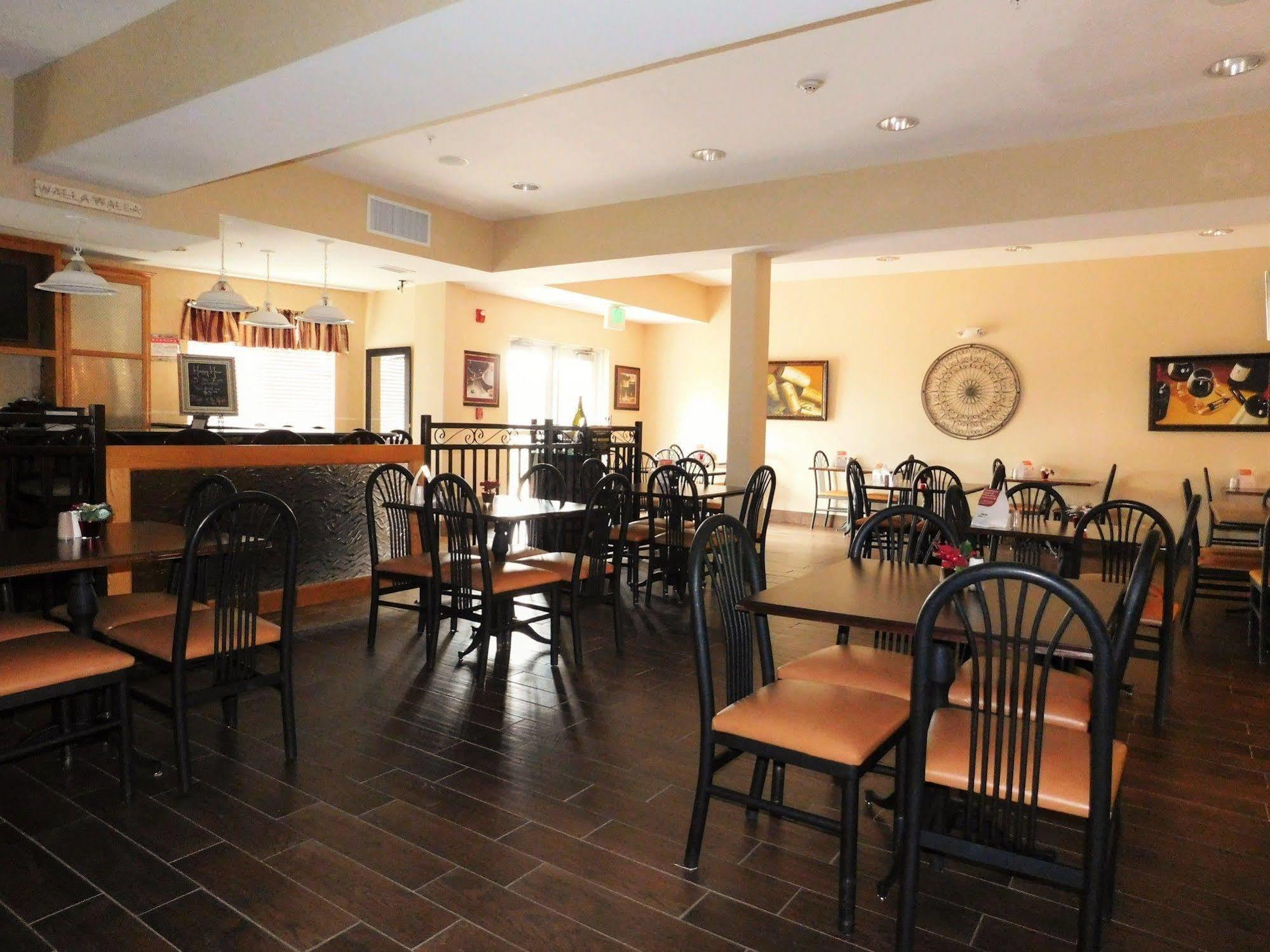 וואלה וואלה Comfort Inn & Suites מראה חיצוני תמונה